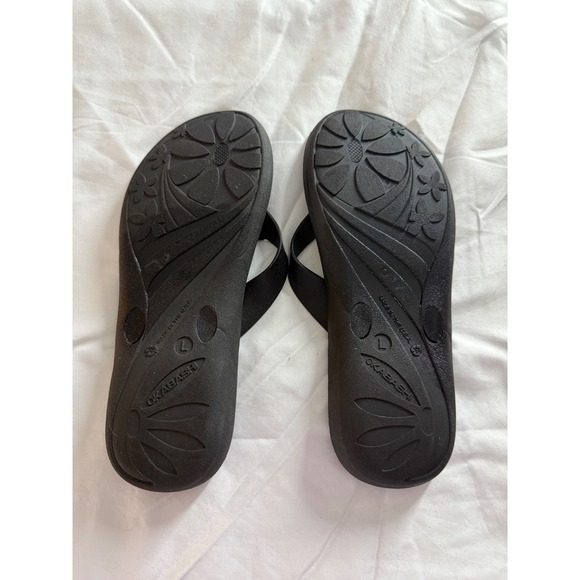 OKABASHI Women's Breeze Flip Flop Contoured Footbed w/Arch Support - Picture 3 of 4